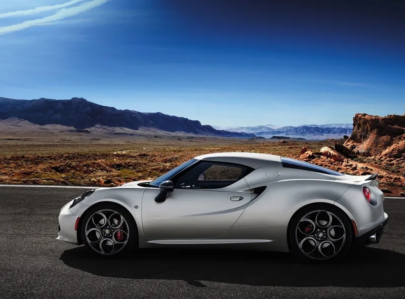 Tận hưởng mọi khung hình với xe alfa romeo 4c góc chụp đẹp