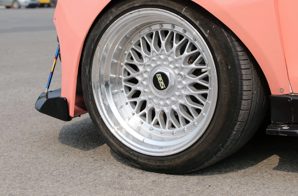 Fadil độ mâm lưới màu vàng viền bạc phong cách JDM xe màu cam