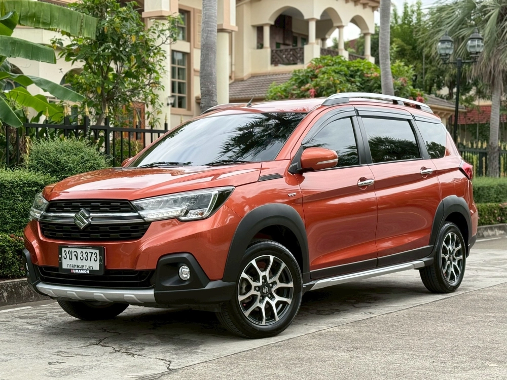 Suzuki XL7 màu cam độ mâm phay xước 2 màu thiết kế khỏe khoắn