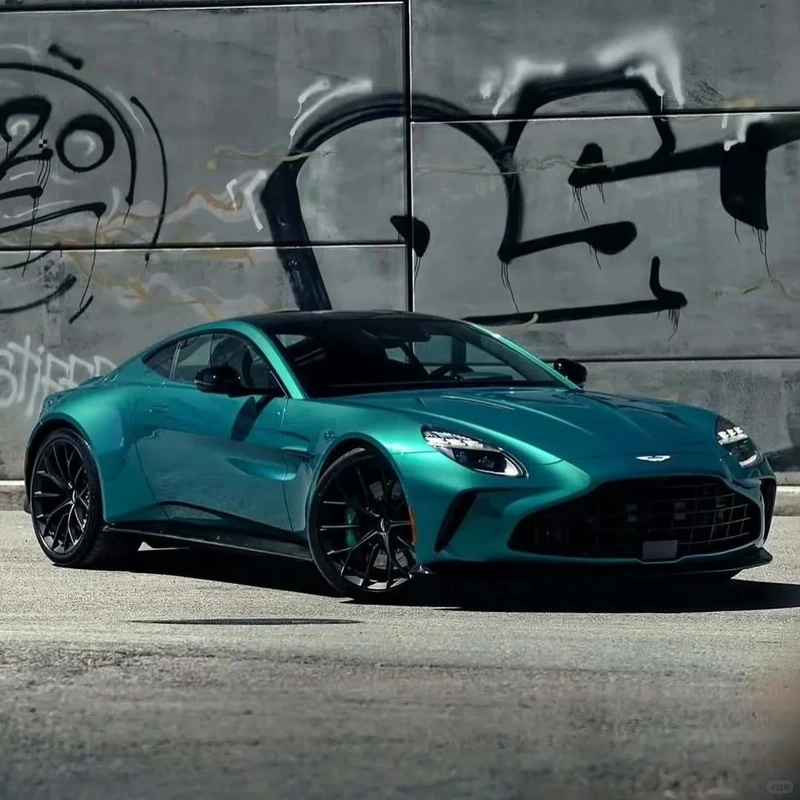 Trải nghiệm sang trọng với Aston Martin Vantage đẹp