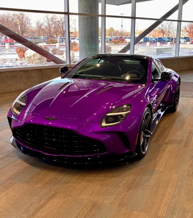 Sang trọng tinh tế từng chi tiết Aston Martin Vantage sang trọng