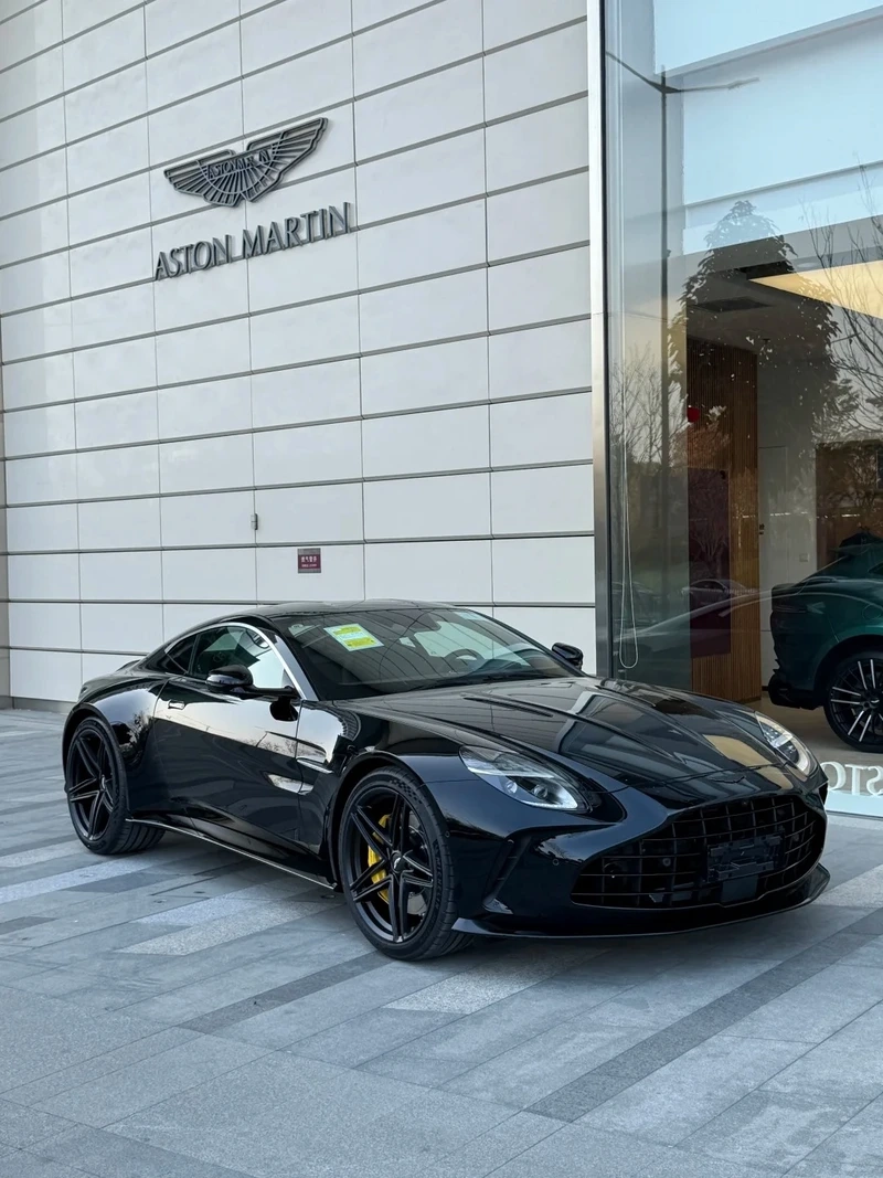 Aston Martin Vantage xe thể thao cao cấp