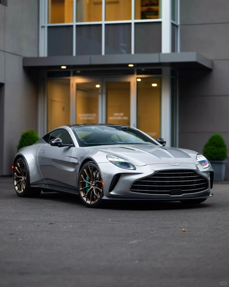 Ngoại thất đẹp thu hút mọi ánh nhìn Aston Martin Vantage ngoại thất đẹp