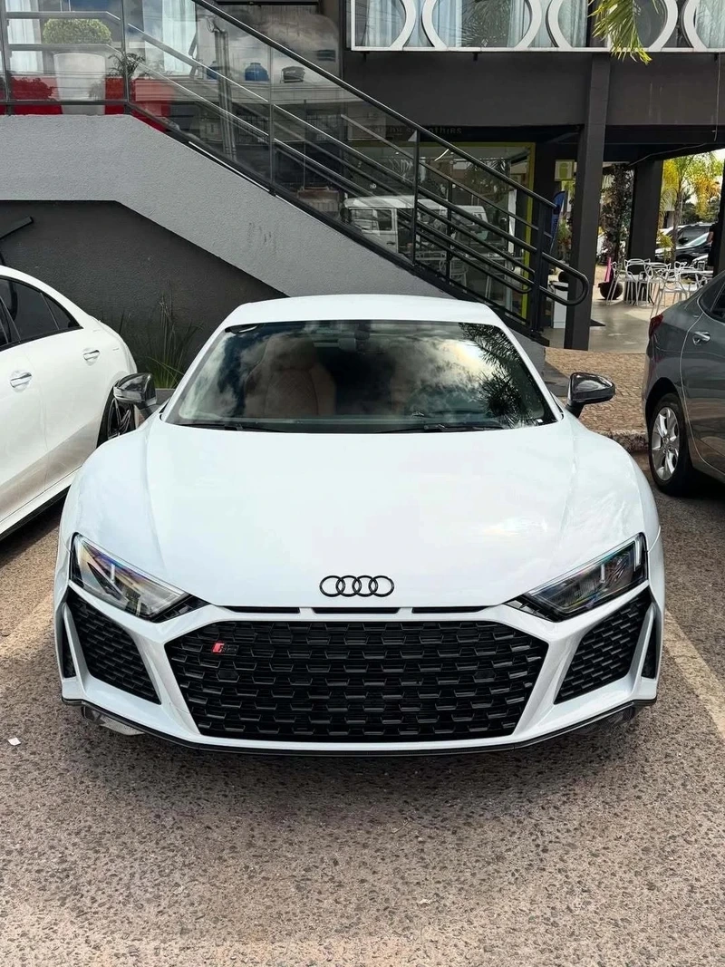 Hiệu suất cao bứt phá mọi giới hạn Audi R8 hiệu suất cao