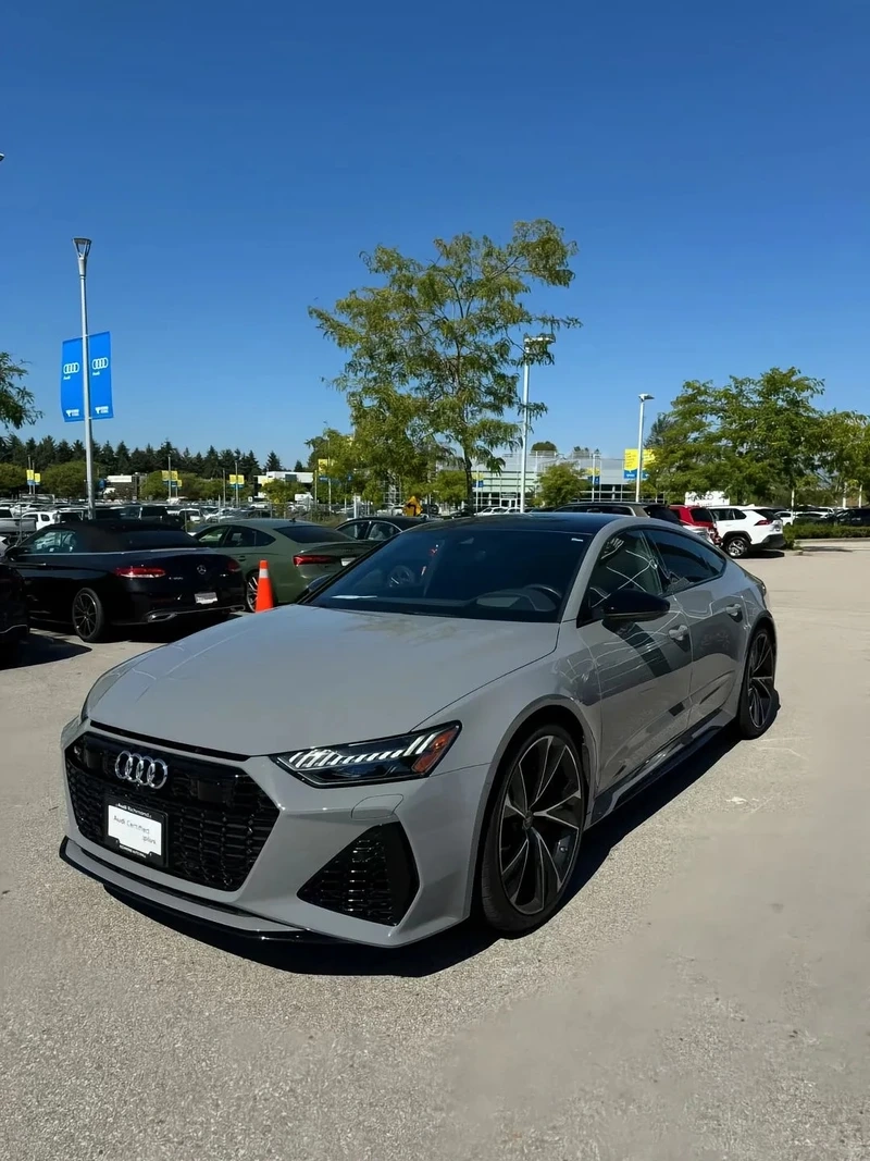 Động cơ bền bỉ và mạnh mẽ audi rs động cơ mạnh