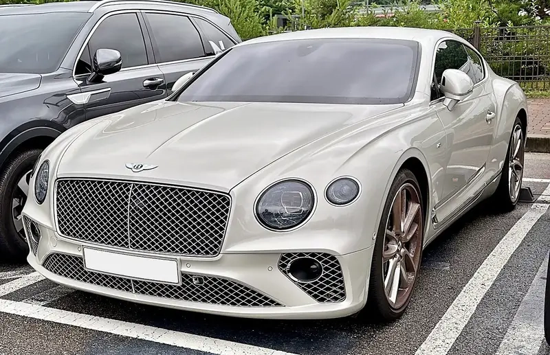 Bền vững theo năm tháng cùng ảnh xe Bentley giá trị vượt thời gian