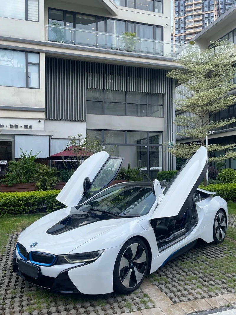 Xe 2 cửa cá tính mạnh mẽ bmw i8 xe 2 cửa