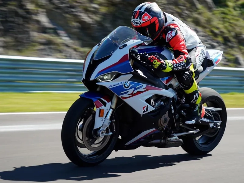 Thiết kế 1000RR BMW 2022