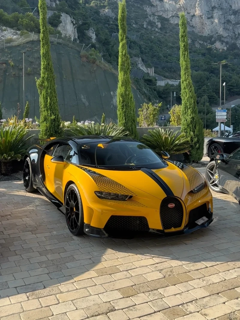 Trải nghiệm động cơ mạnh mẽ Bugatti Chiron động cơ W16