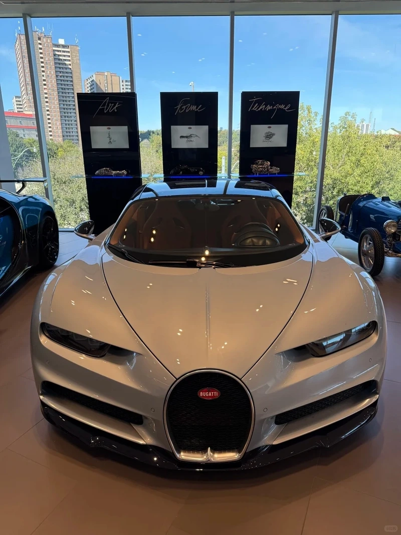Sở hữu xe triệu đô Bugatti Chiron xe triệu đô
