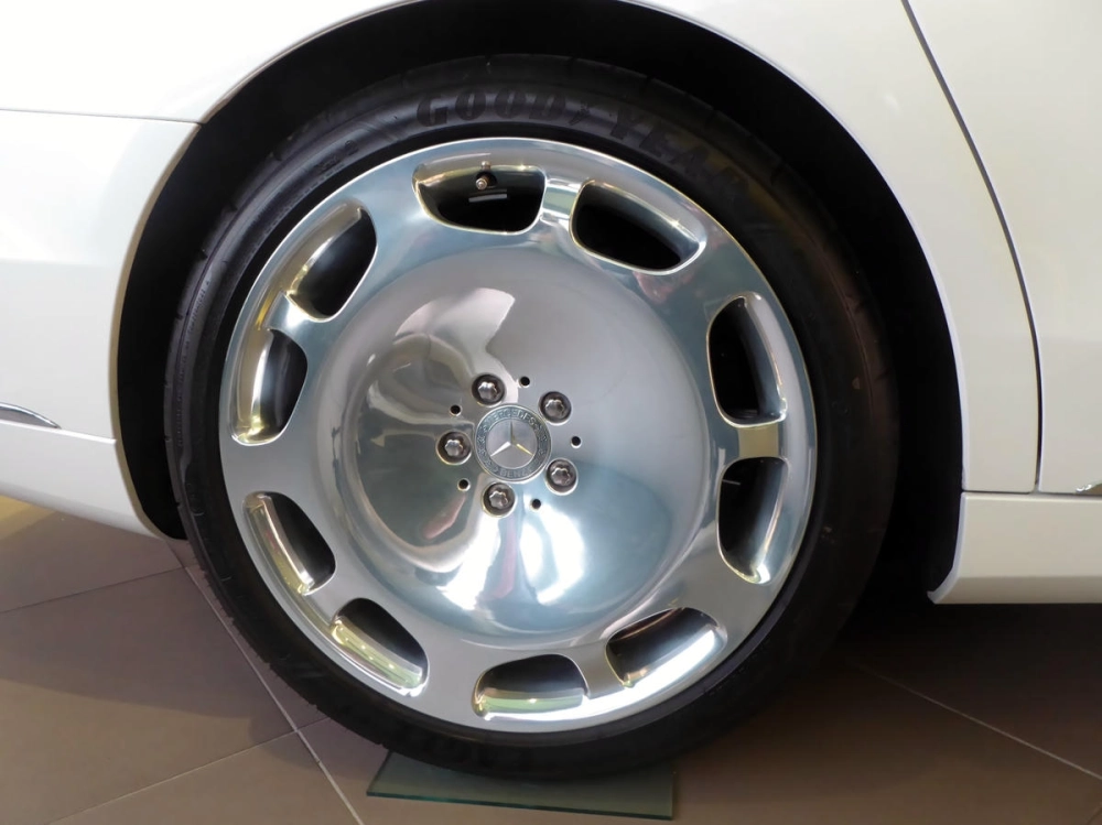 Phong cách độ mâm Maybach mạ crom sáng bóng kiểu đĩa cổ điển