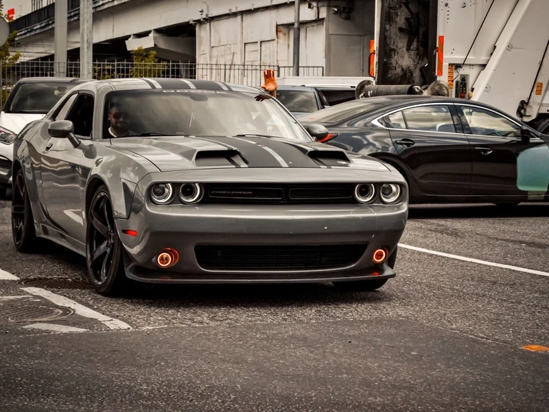Công suất lớn vượt trội Dodge Challenger công suất lớn