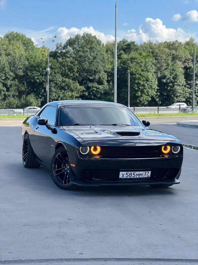 Phong cách cổ điển sang trọng Dodge Challenger phong cách cổ điển