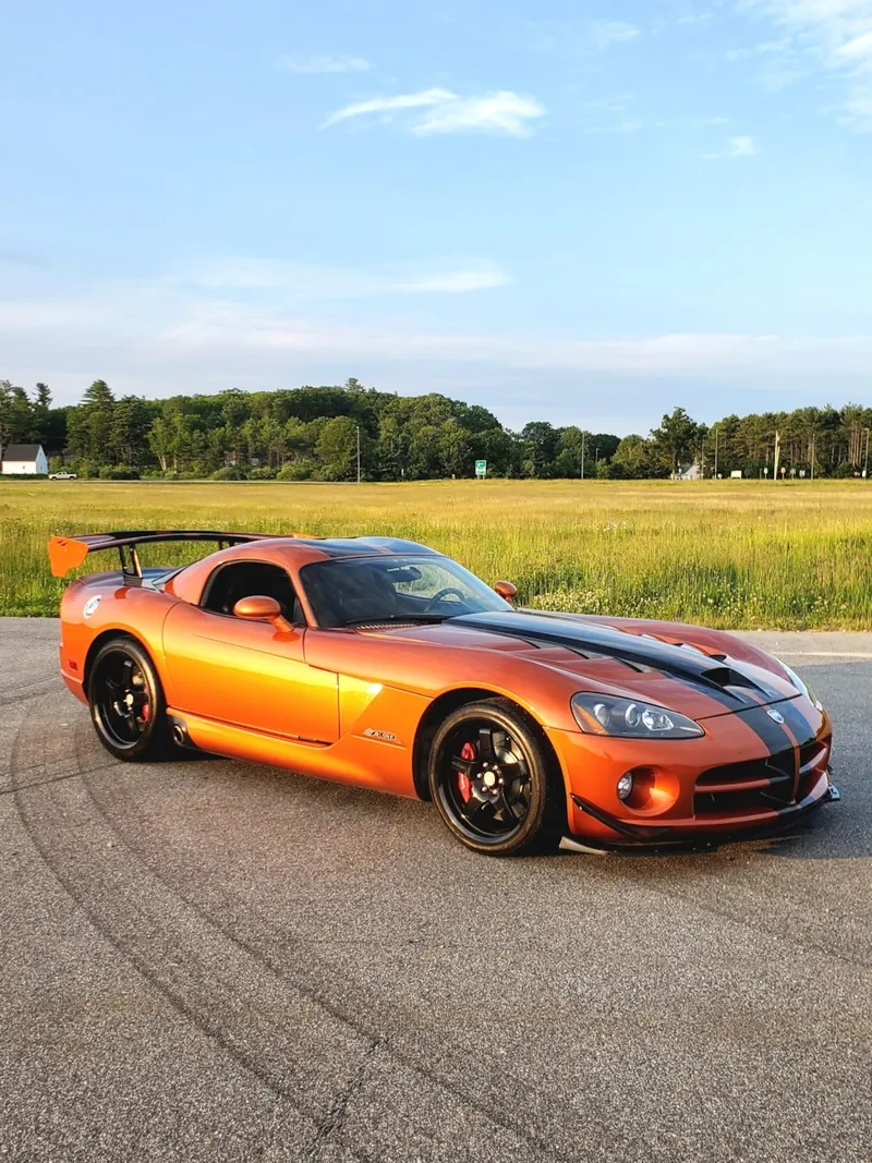 Ngắm xe dodge viper full hd sống động trên màn hình của bạn