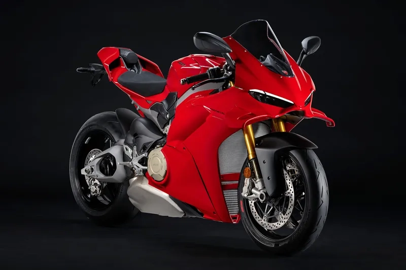 Chiếc Ducati 1299 trên đường