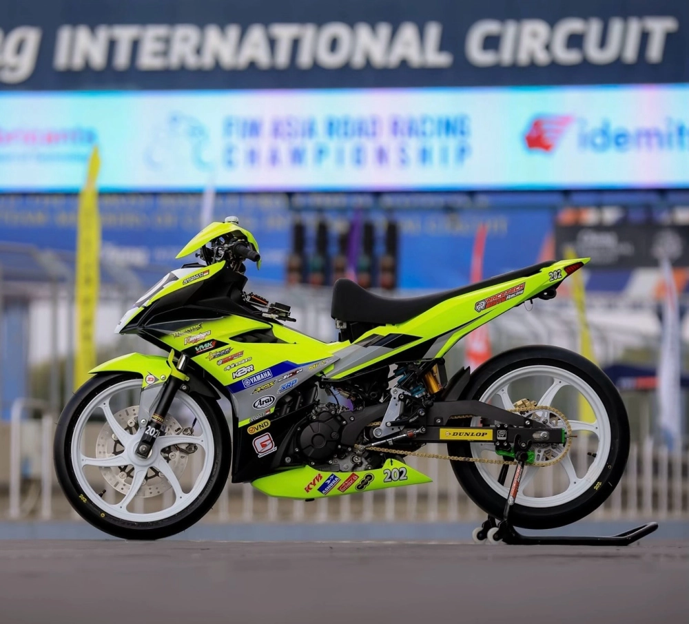 Exciter 150 độ mâm-013 màu trắng thiết kế thể thao cho xe độ kiểng