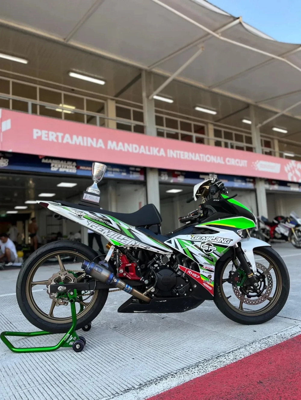 Exciter 150 độ mâm-015 đa chấu màu vàng đồng thiết kế drag bike đẹp