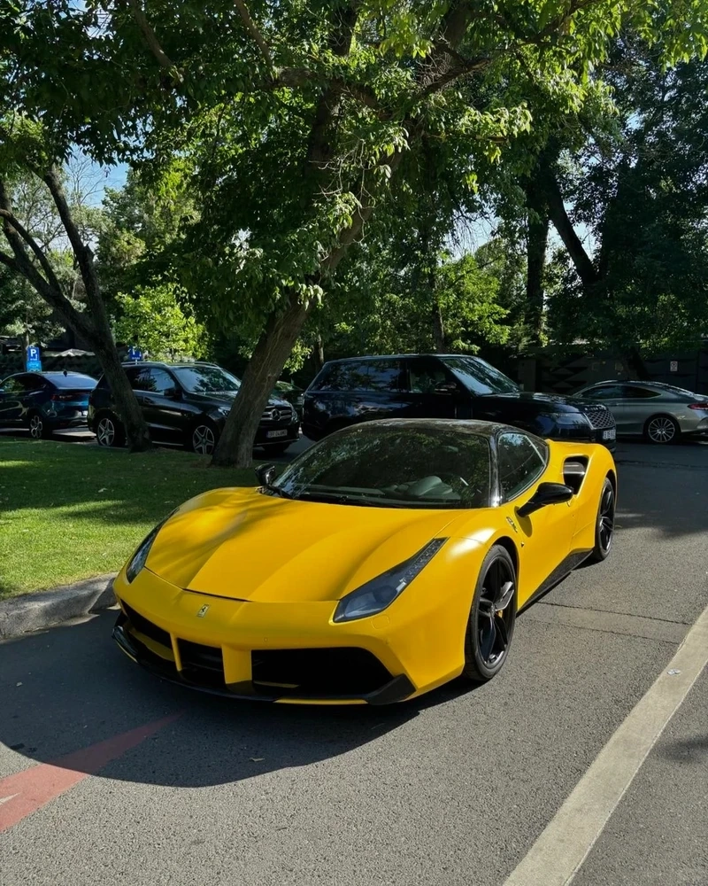 Phong cách thể thao cực chất ferrari 488 phong cách thể thao