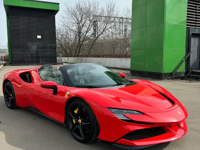 So sánh ferrari sf90 stradale và lamborghini đầy quyền lực