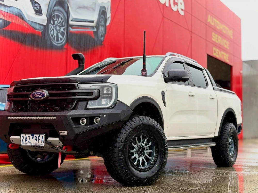 Mâm Forged thiết kế dạng lưới màu đen bóng siêu hầm hố