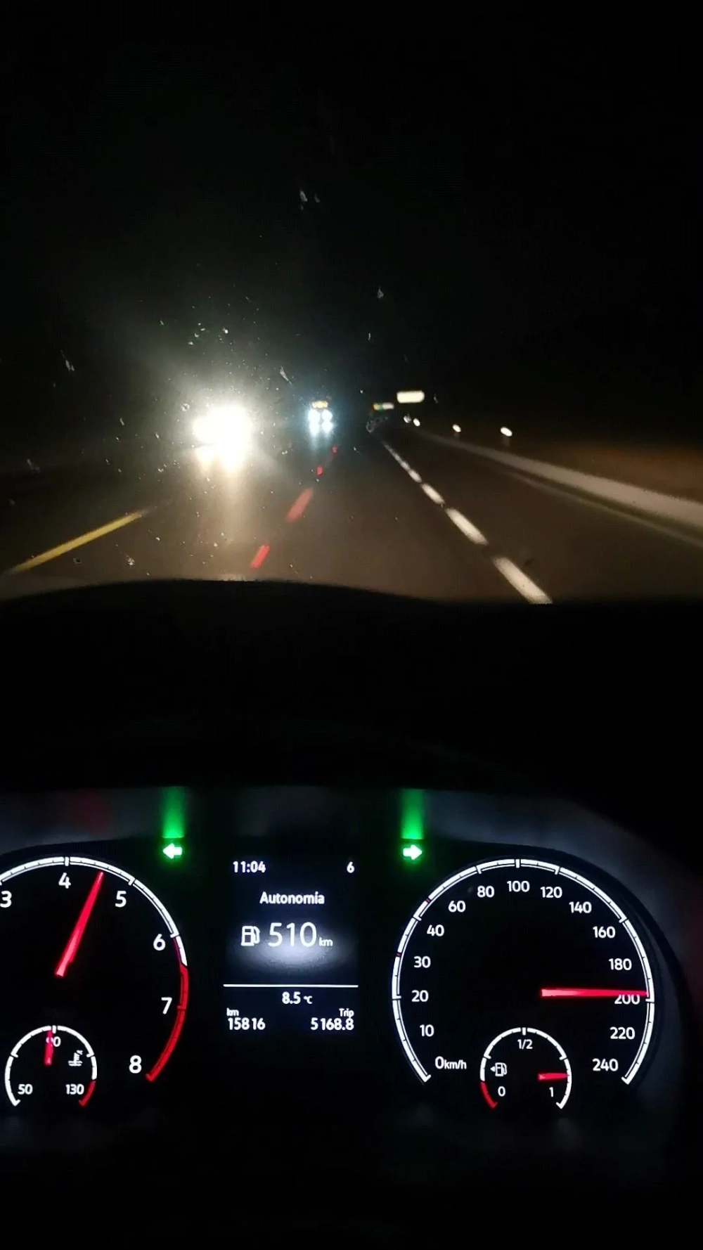 Đón xu hướng mới với hình nền công tơ mét 2026