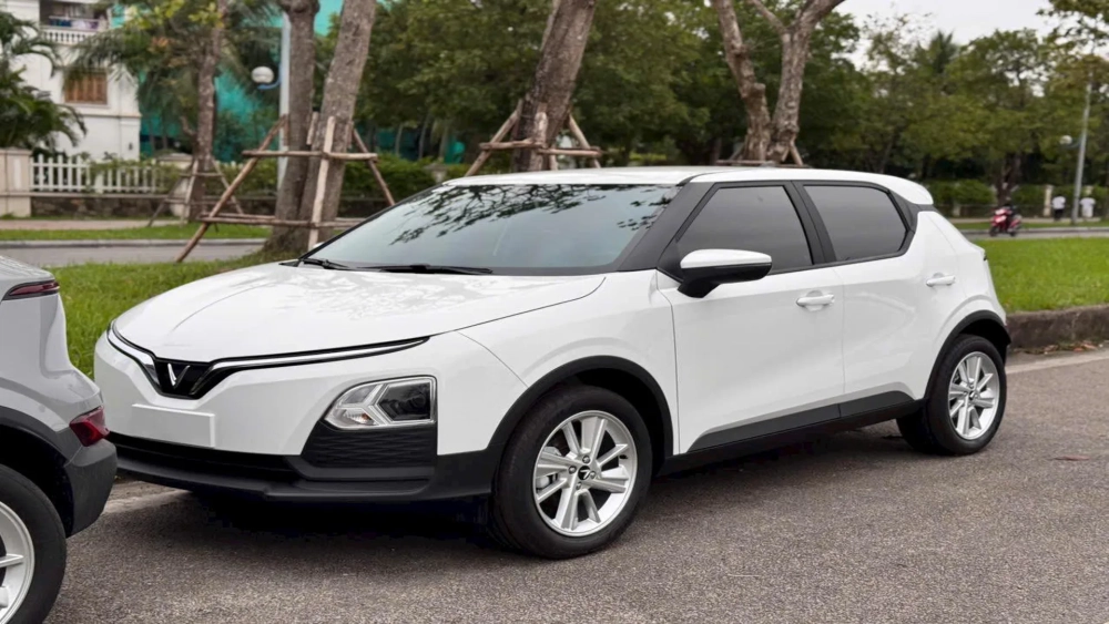 Tăng sức hút máy tính nhờ hình nền xe vinfast cho máy tính