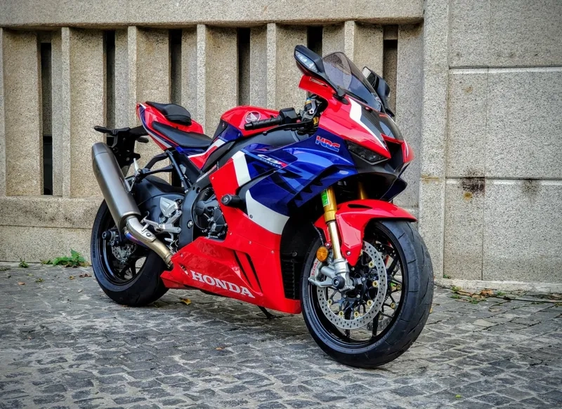 Câu hỏi về CBR1000RR có cần bằng A2