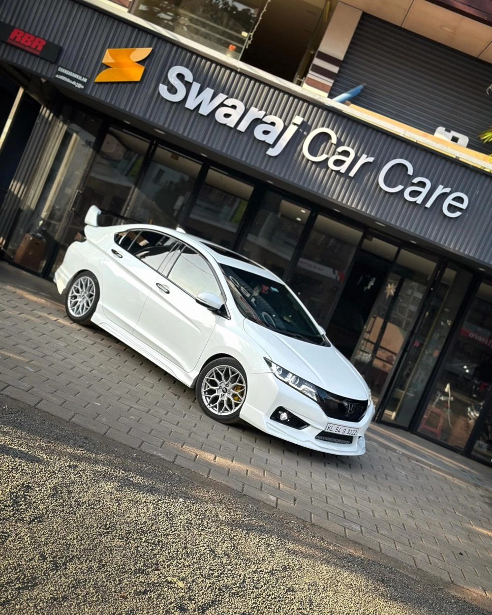 Honda City độ mâm (4) lưới màu bạc phong cách sang trọng độc đáo