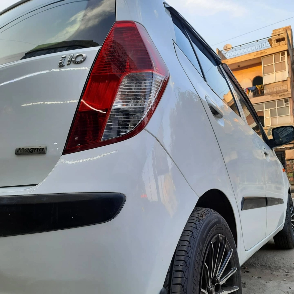 Góc sau xe i10 độ mâm đa chấu phay xước thiết kế cá tính