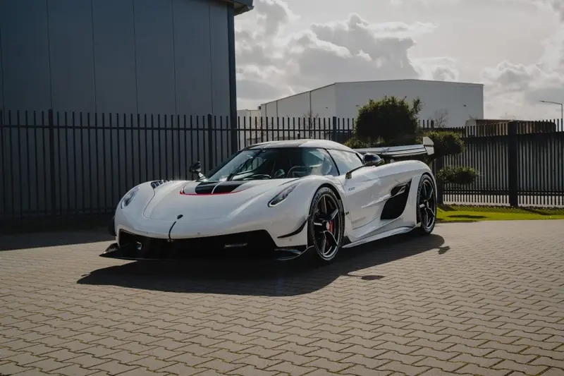 Nổi bật qua ảnh Koenigsegg Jesko thiết kế ngoại thất