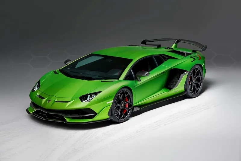 Lamborghini aventador svj với phông nền đêm nổi bật ánh sáng