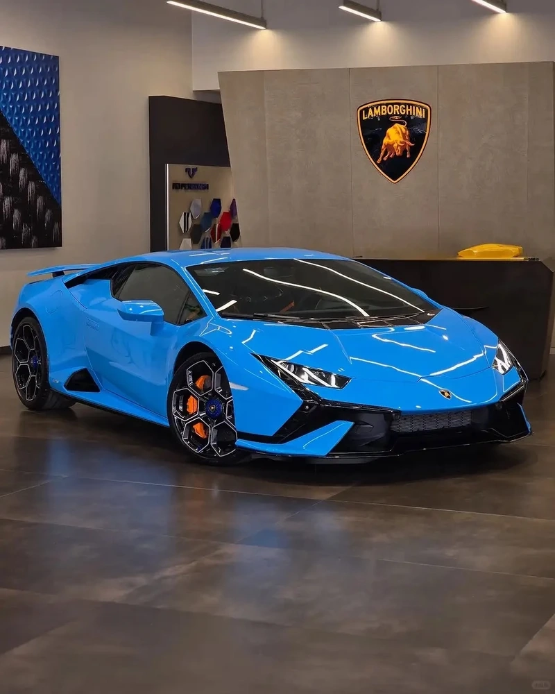 Mui trần phóng khoáng đầy cá tính Lamborghini Huracán mui trần