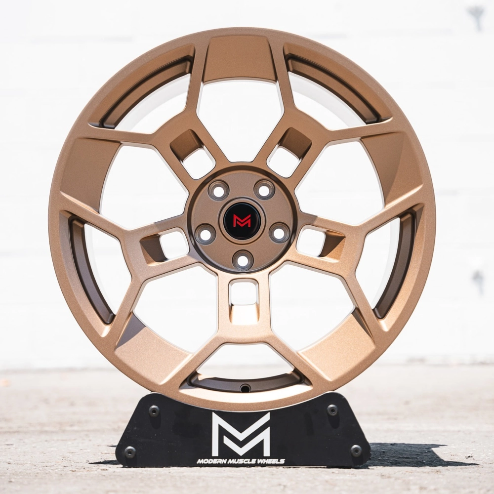 Bộ khung mâm xe 5 chấu màu vàng sáng với phong cách hầm hố