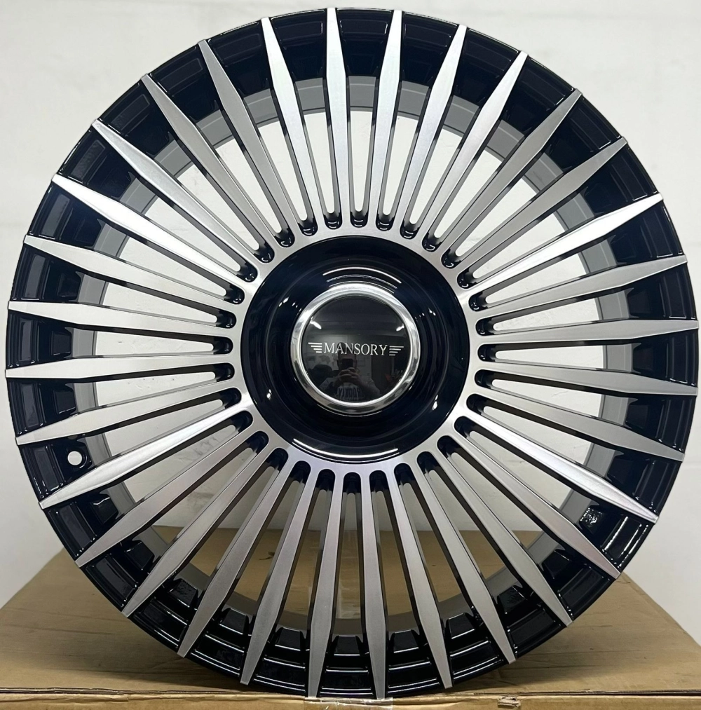 Mẫu mâm CNC Mansory đa chấu sơn đen phay mặt kim loại