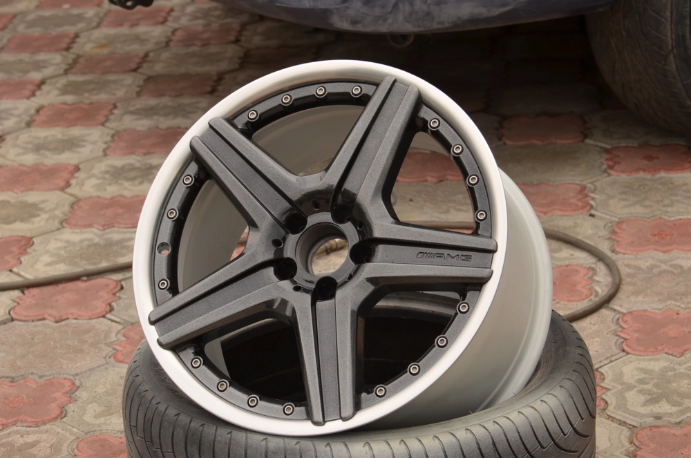 Mâm CNC kiểu dáng AMG 5 chấu đen viền bạc cho xe Mercedes