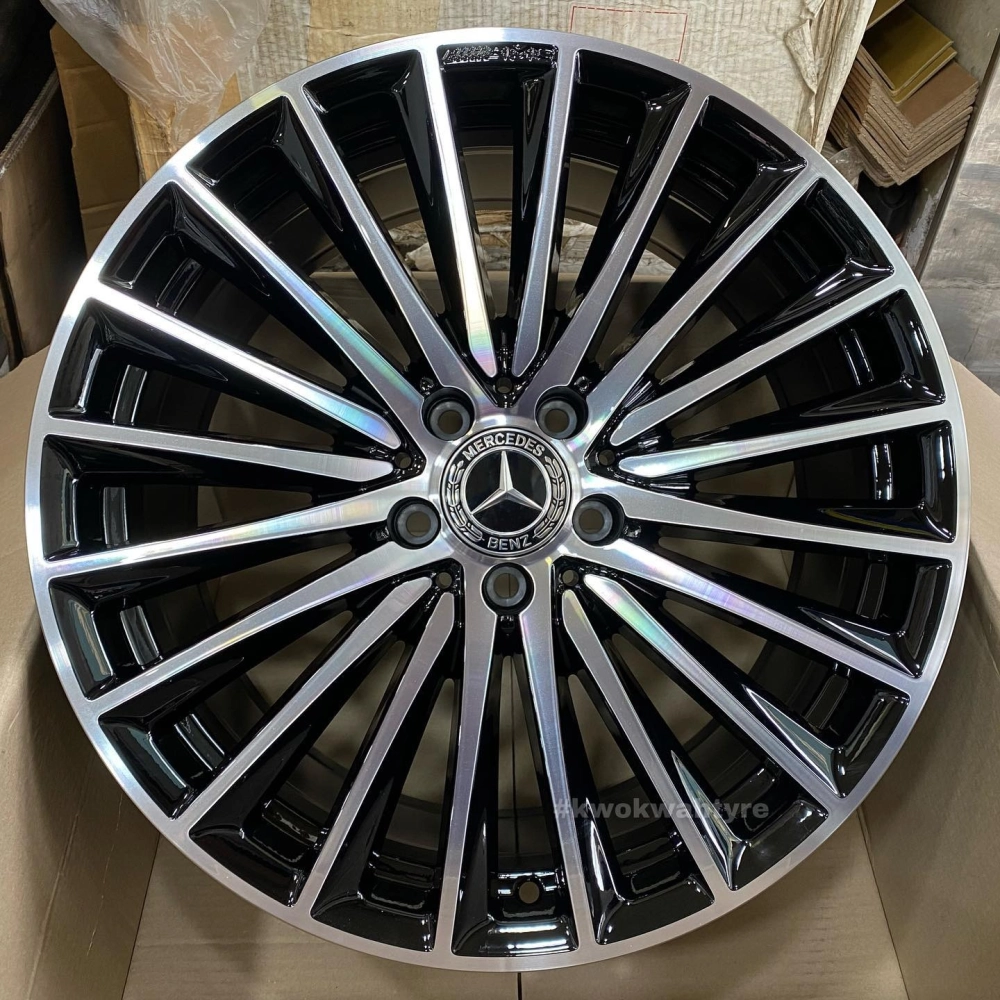 Mẫu mâm đa chấu Mercedes phay bóng phối đen thiết kế hiện đại