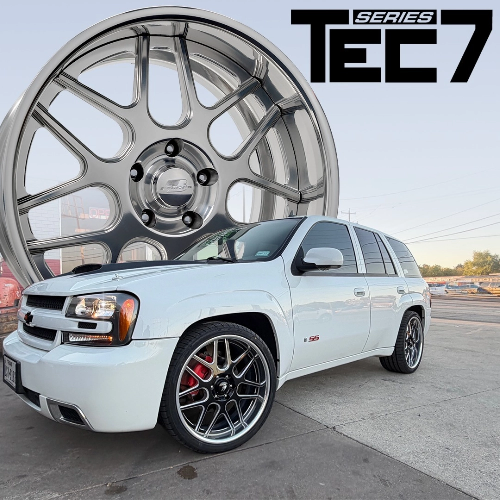 Mâm đúc mạ chrome đa chấu sáng bóng độ xe SUV Chevrolet trắng