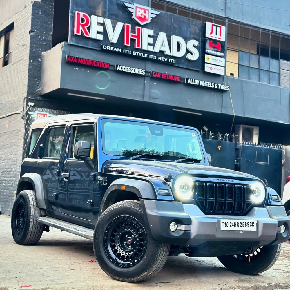 Mâm đúc offroad màu đen phong cách beadlock xe Jeep địa hình