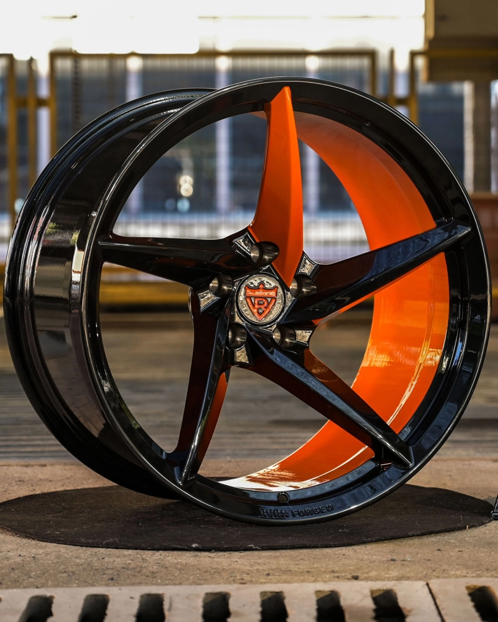 Mâm Forged 5 chấu màu đen phối lòng cam rực rỡ và cá tính nhất