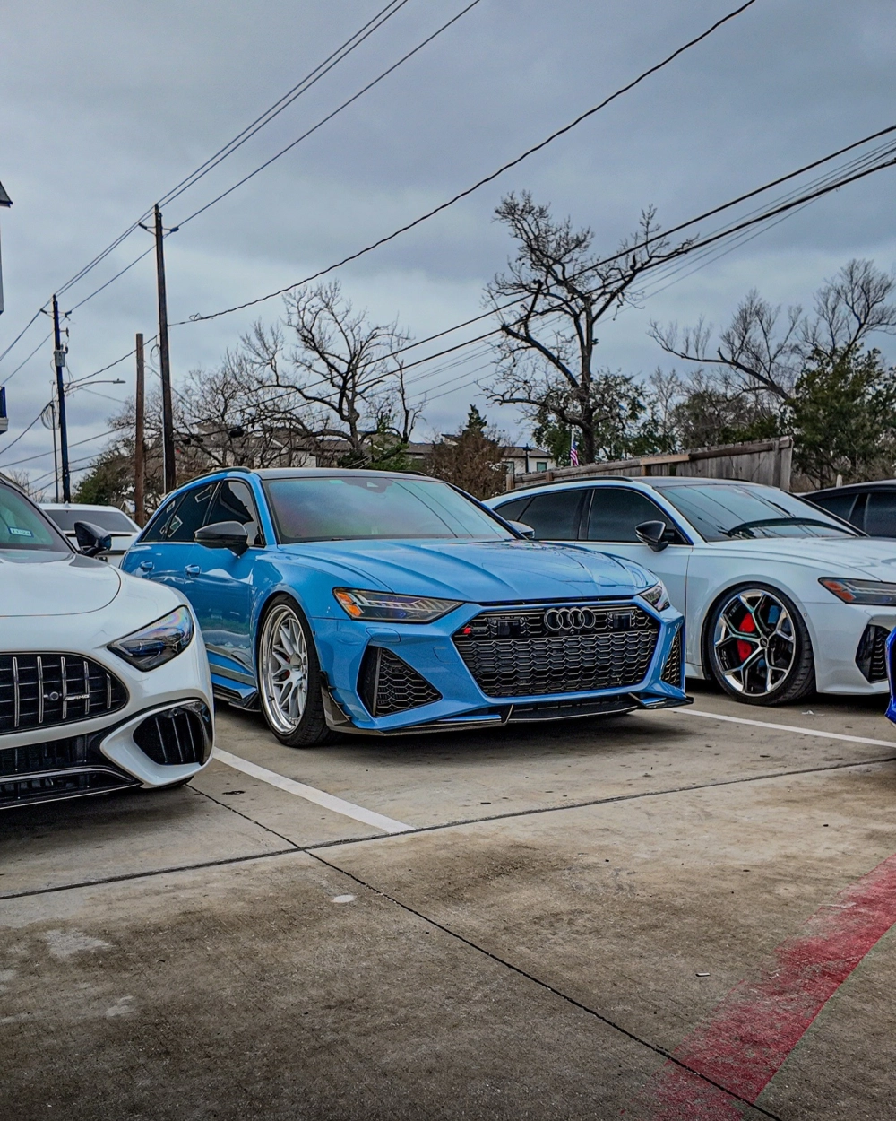 Xe Audi xanh dương độ mâm HRE bạc đa chấu phong cách thể thao