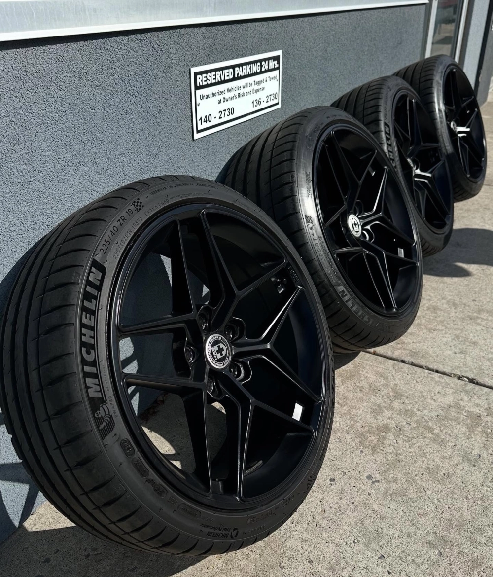 Bộ 4 mâm HRE 5 chấu kép màu đen kèm lốp thể thao mới nhất