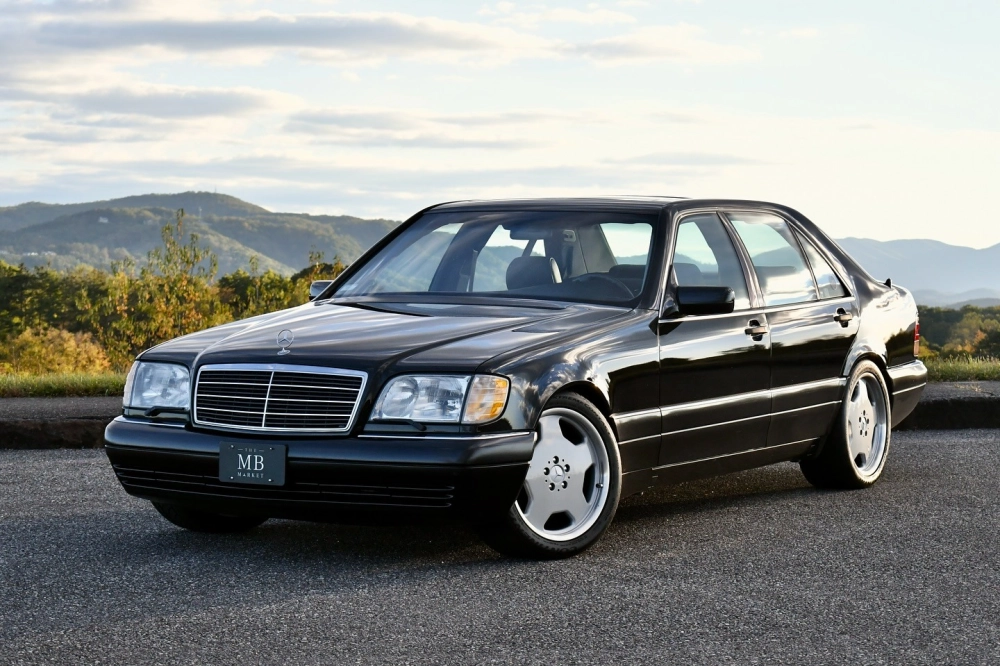 Xe S-Class cổ điển độ mâm Mercedes AMG 5 chấu bản to huyền thoại