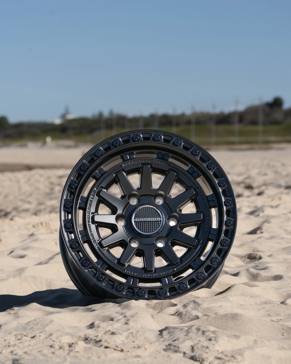 Mẫu mâm offroad Warrior đen mờ thiết kế beadlock mạnh mẽ