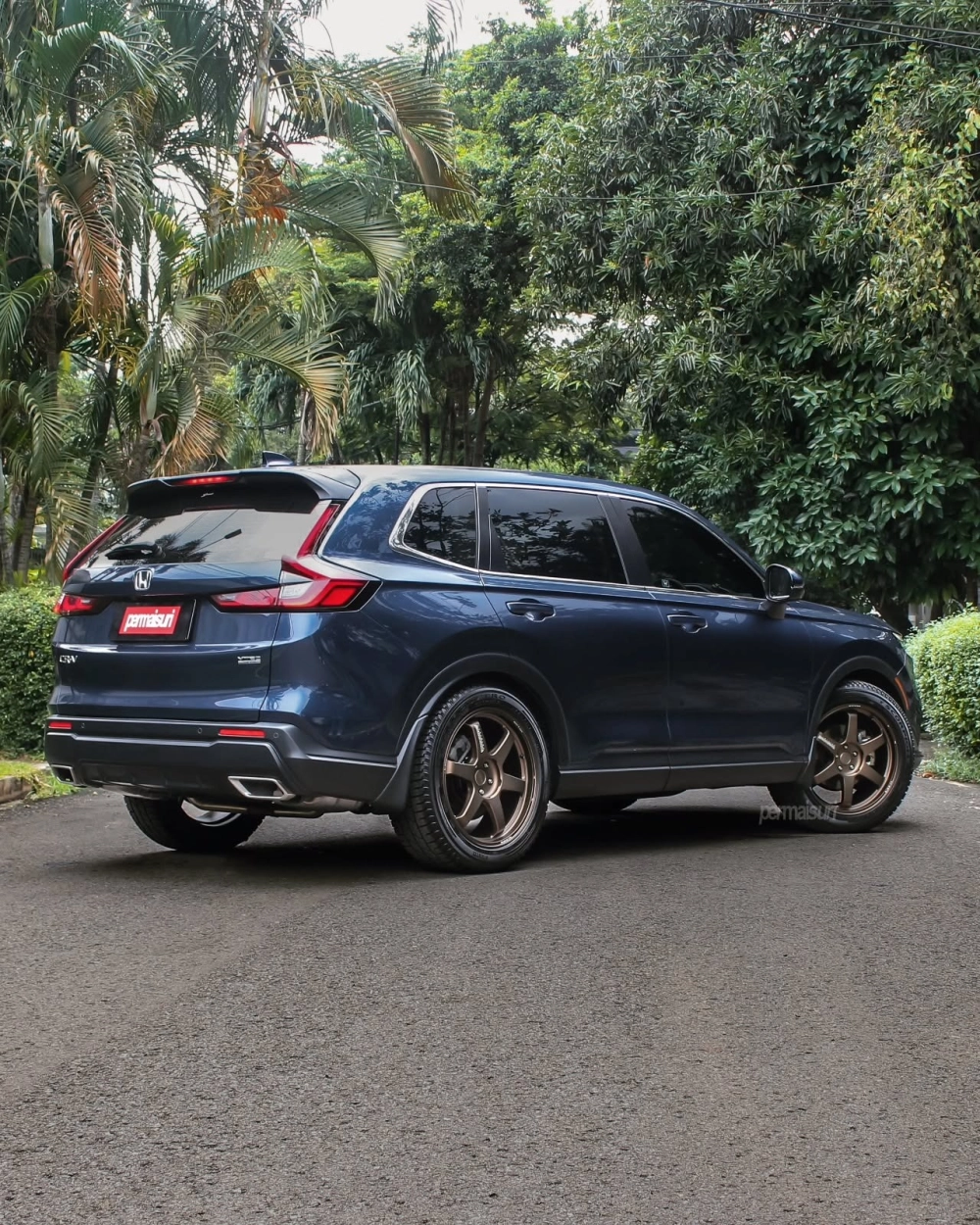 Honda CR-V độ mâm TE37 màu đồng sang trọng và lịch lãm