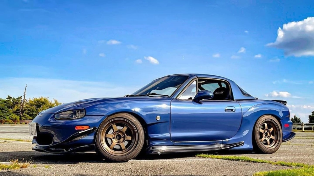 Mazda Miata độ mâm TE37 màu đồng 6 chấu hạ gầm cực kỳ đẹp mắt