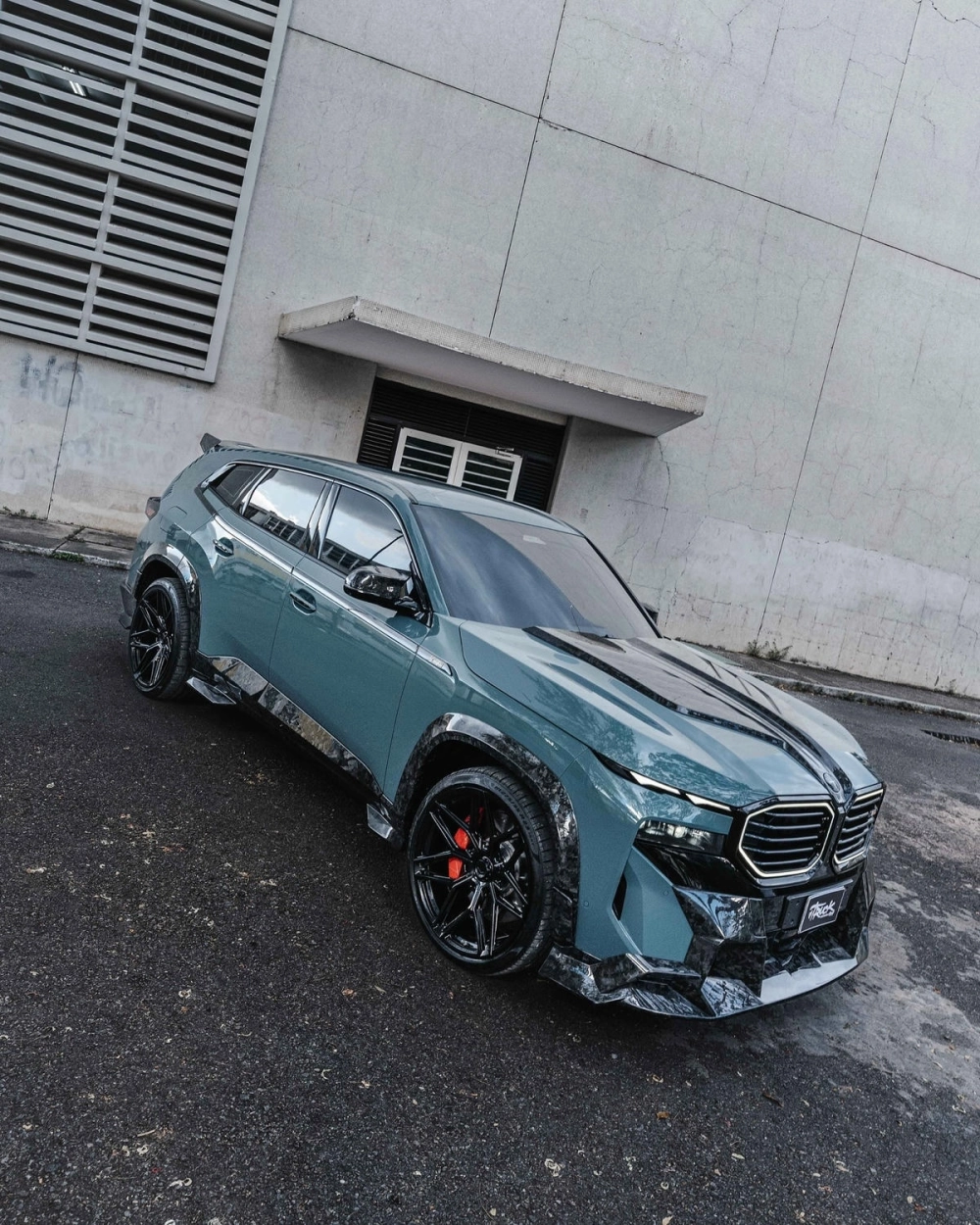 Siêu xe Lamborghini độ mâm Vossen đen 5 chấu chữ Y thể thao