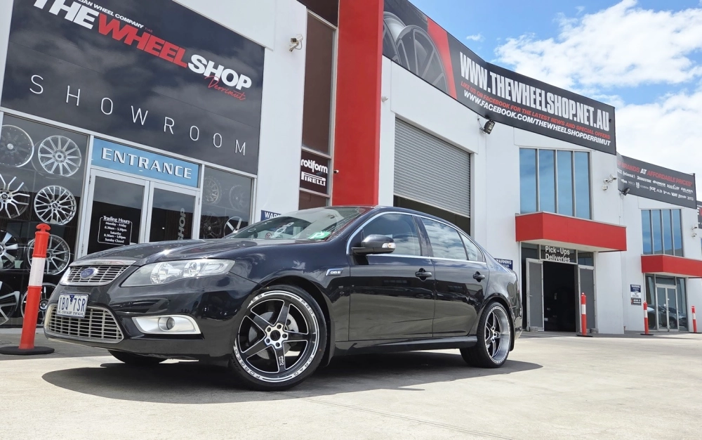 Mâm xe đẹp 5 chấu màu đen thể thao viền trắng cá tính