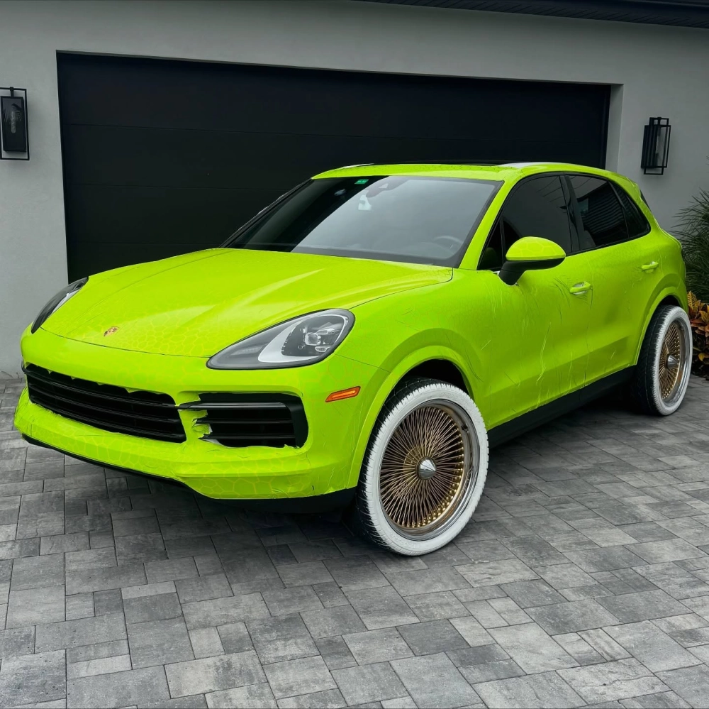 Porsche độ mâm nan hoa mạ vàng phong cách cổ điển độc đáo