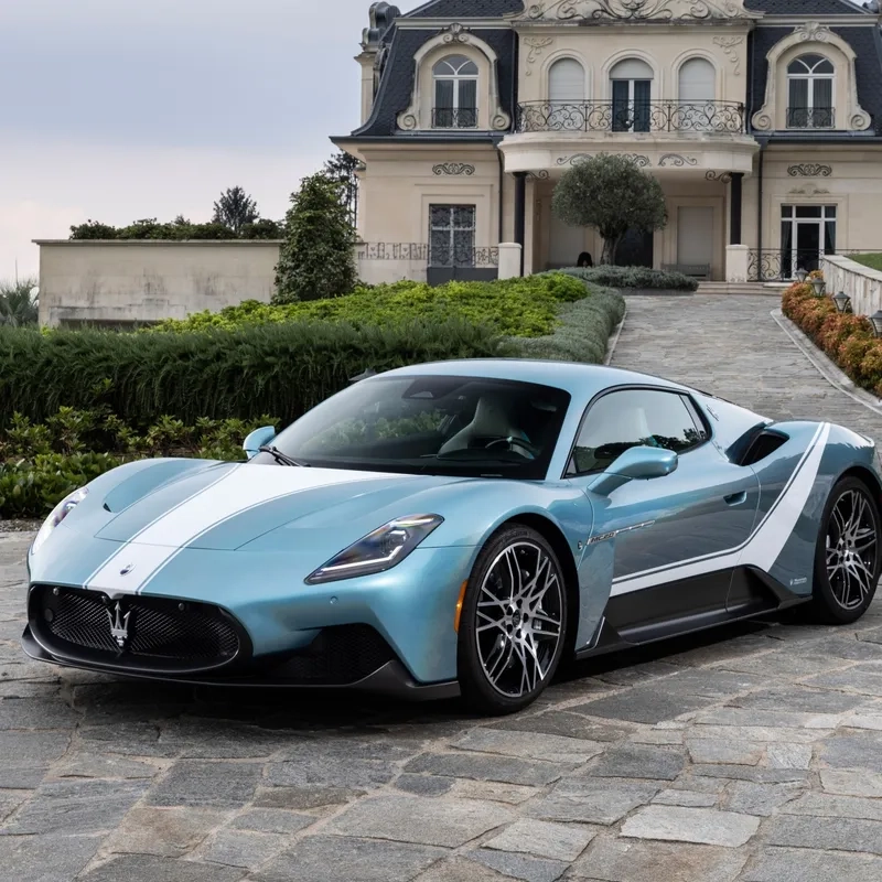 Xe maserati trên đường phố Việt Nam đầy phong cách