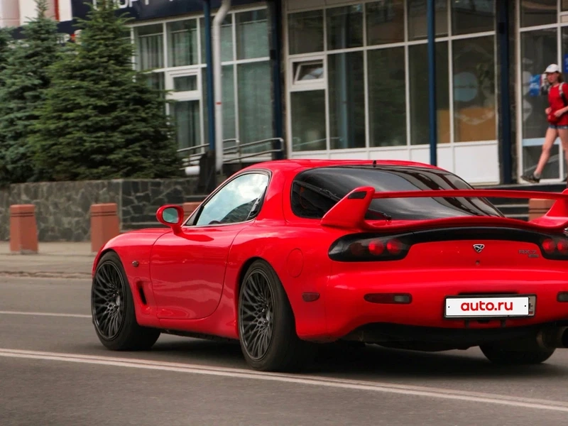 Trải nghiệm tốc độ cùng Mazda RX7 xe thể thao